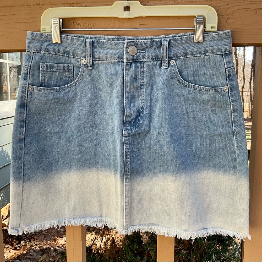 NWOT Mudpie Dipped Denim Skirt, Medium